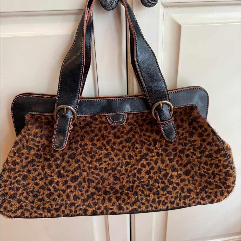 Chic Leopard Print Bag with Black Accents